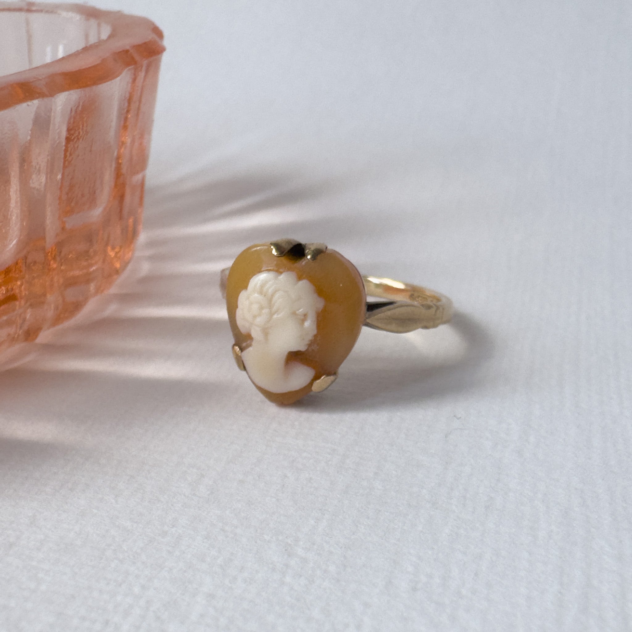 Unique heart cameo ring 